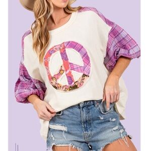 Sage + Fig Oversized Peace Sign Plaid Contrast Top Purple size small